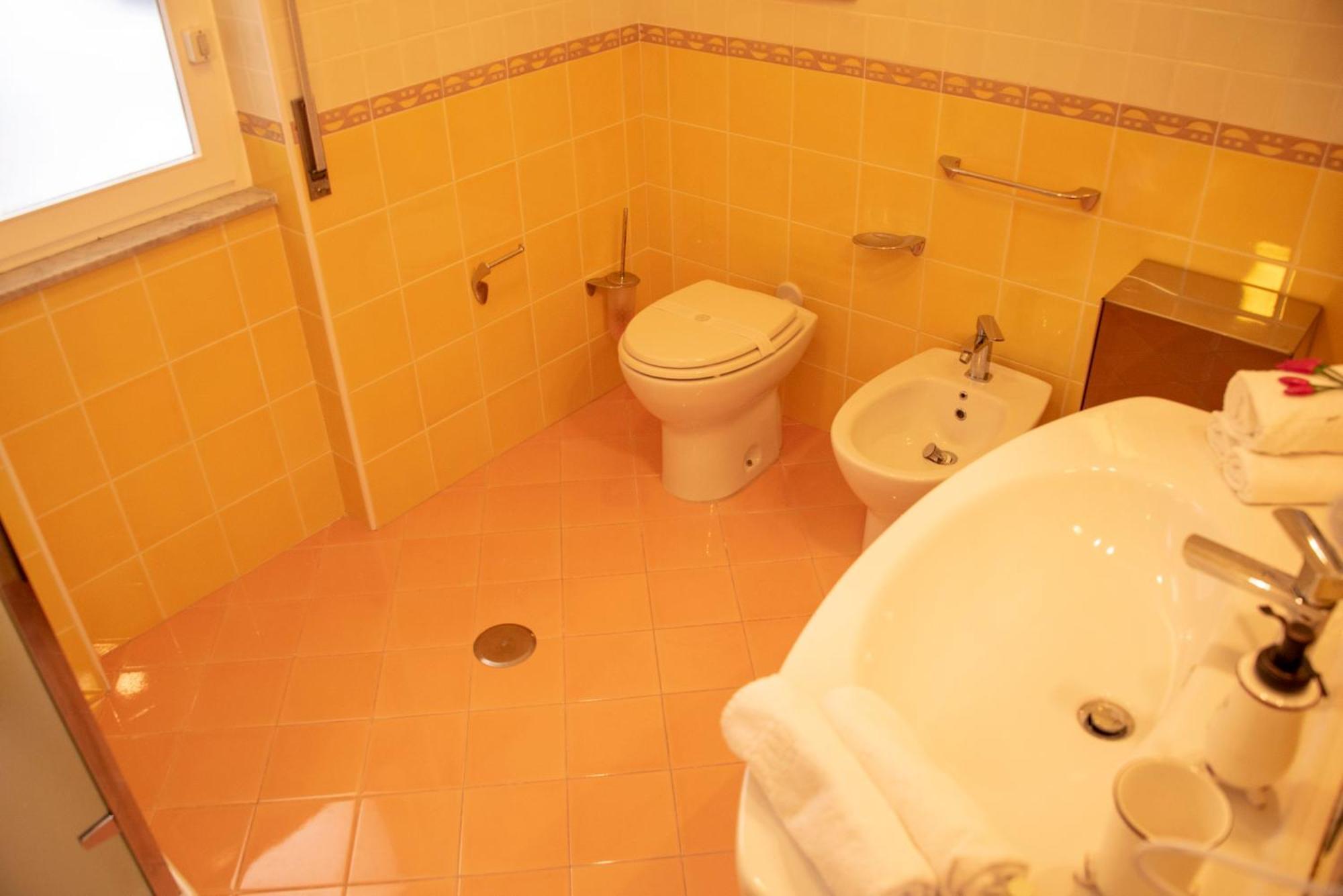 Reginella Guest House Salerno Exterior photo